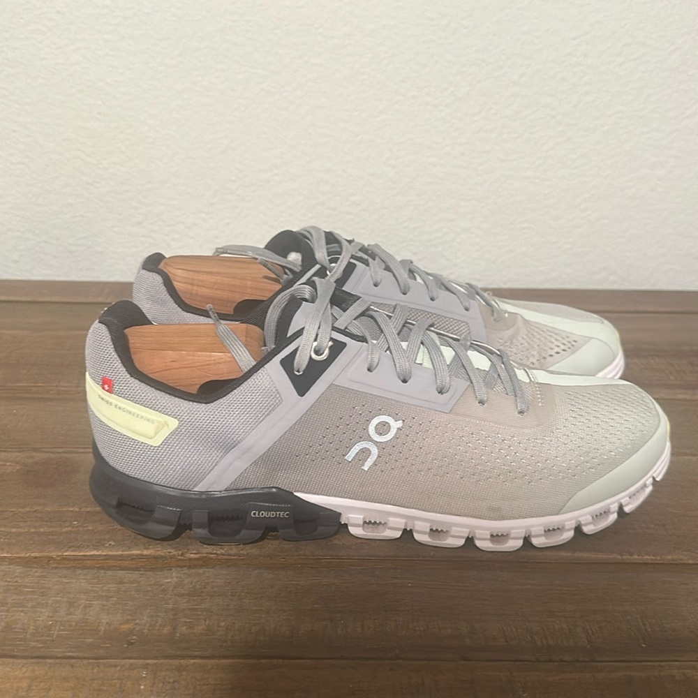 On Cloudflow 3 Sneakers Men's Alloy Magnet Low Top Running Shoes - size 9